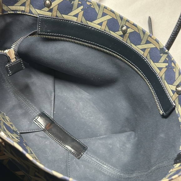 Tory Burch Geometric bag. - Picture 7 of 11